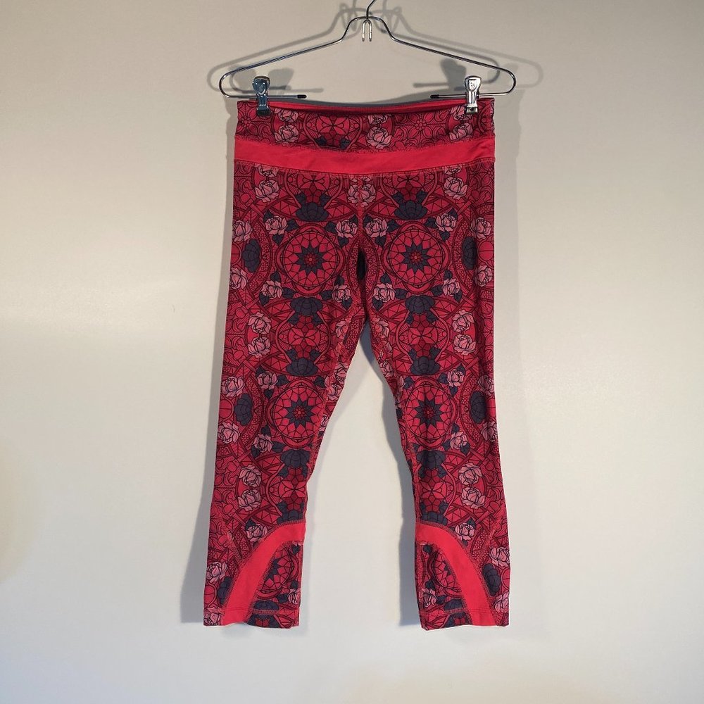 Lululemon Pink Floral Stained Glass Print Cropped Leggings Women Size 6